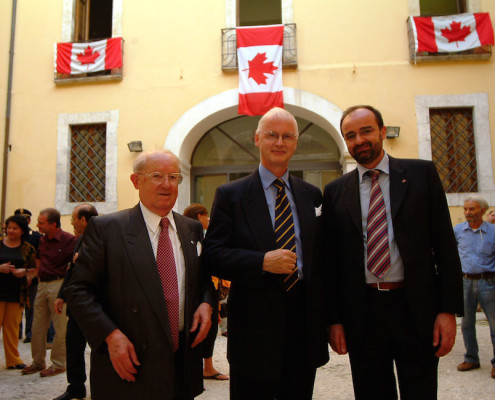 da sinistra console Laureano Leone, ambasciatore Robert R. Fowler, presidente AIDOSP Francesco Di Nisio